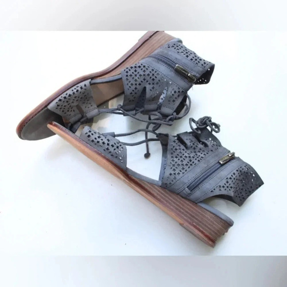Vince Camuto sandals - Picture 8 of 8
